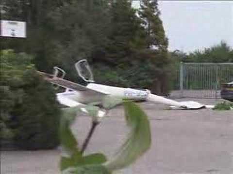 Leerling zweefvlieger gebruikt weg als landingsbaan