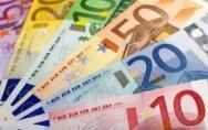 Gulle wietkweker trakteert briefjes van twintig euro